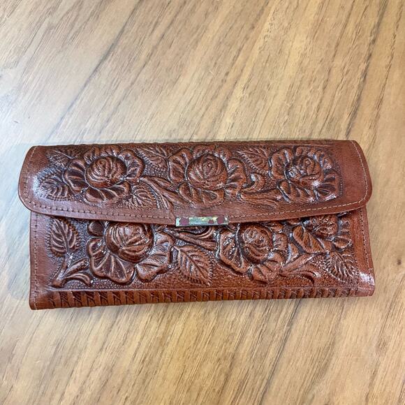Vintage Handbags - Vintage Wallet Tooled Leather Venice Floral Snap Envelope